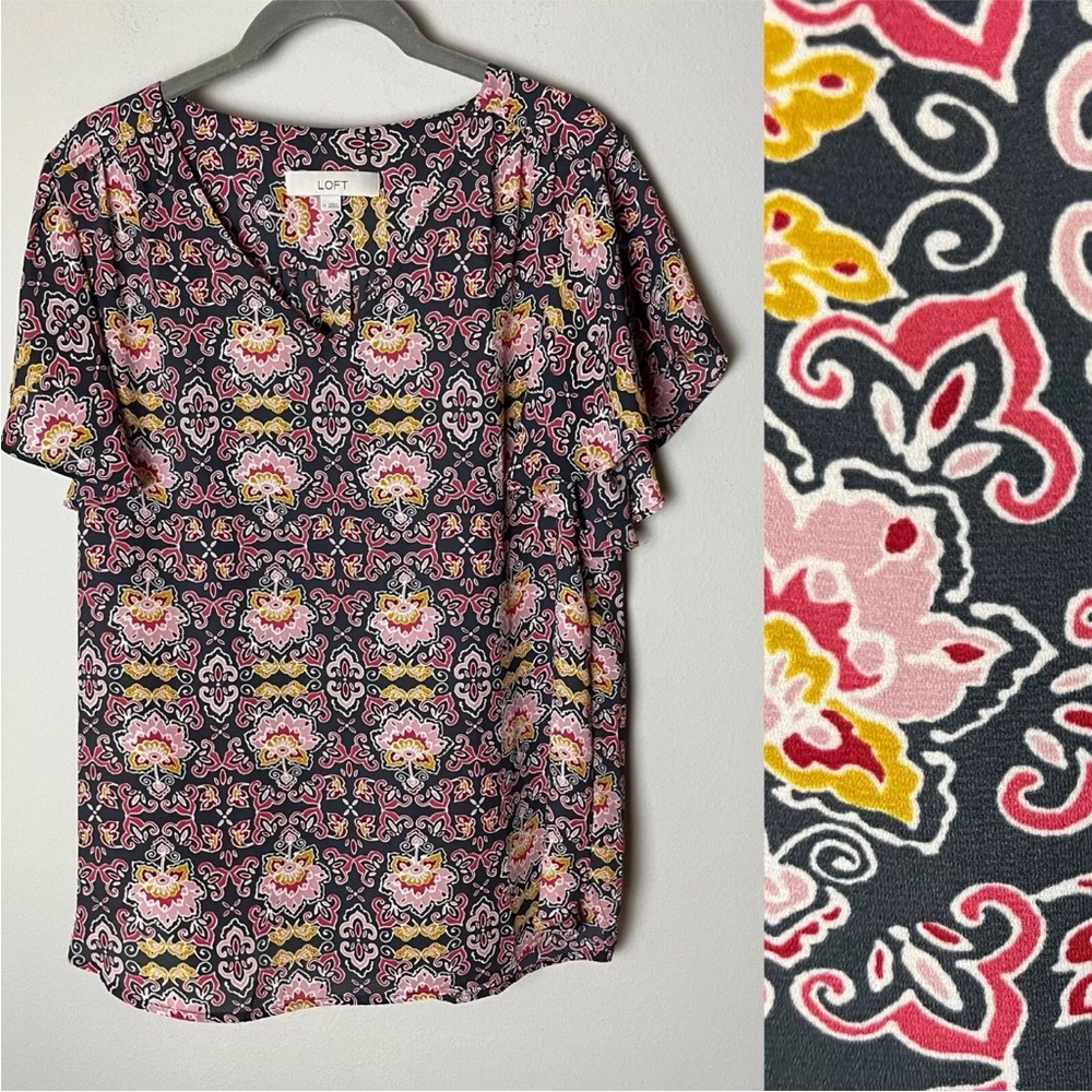 Loft Women's Top Size Medium Short Sleeves Floral V-Neck Navy Blue Red Pink Gold
